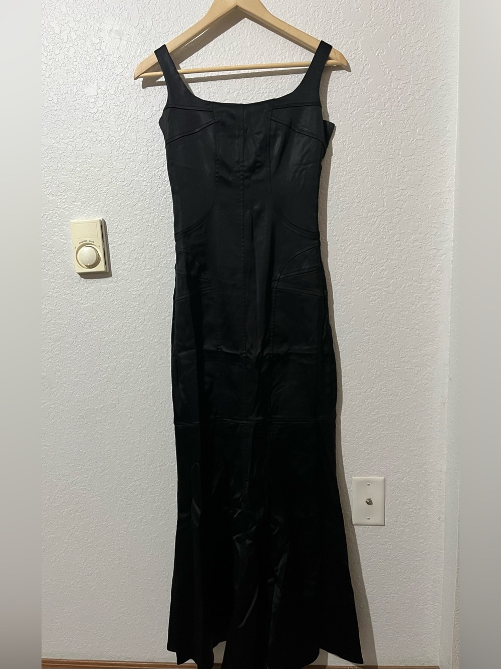 David Meister Formal Black Mermaid Sleeveless Satin Gown Size 4